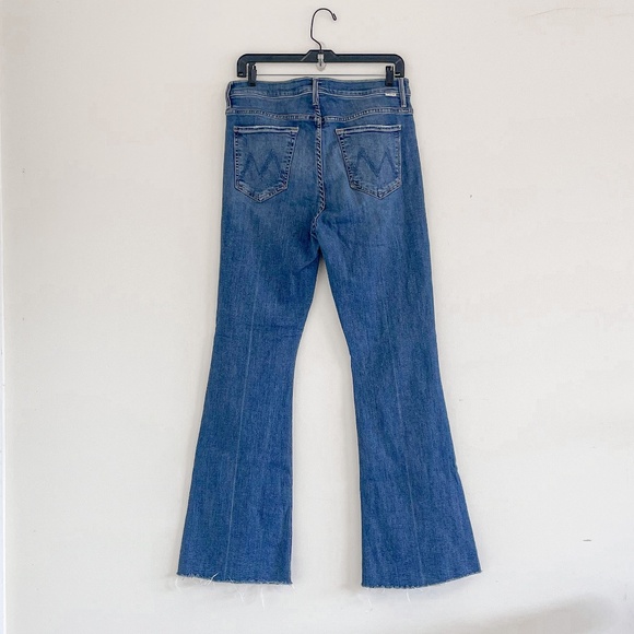 Mother The Weekender Fray Flare Jeans in Walking On Coals 31 - Picture 6 of 10
